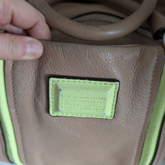 💚 Vintage 2010's Marc Jacobs Classic Q Fran Pebble Leather Crossbody Bag, Taupe - Picture 10 of 16